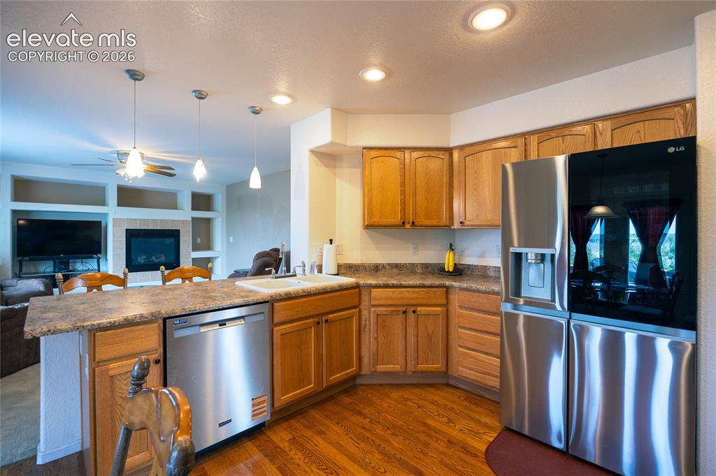 Image 12 of 29: Kitchen