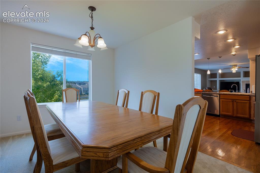 Image 9 of 29: Dining Area