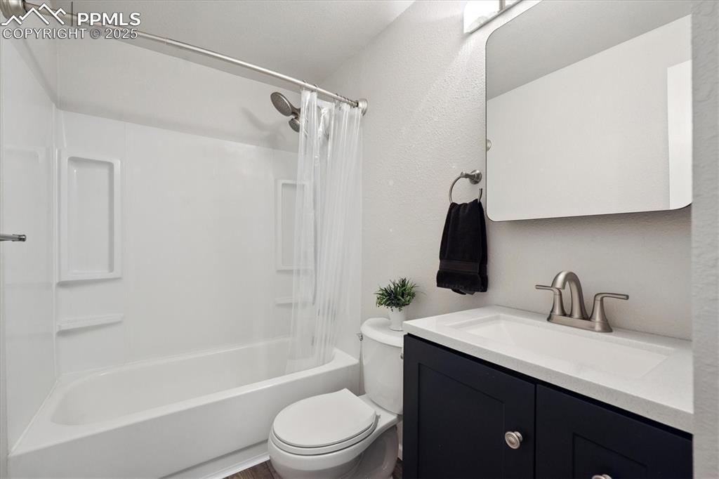 Image 12 of 29: Bathroom