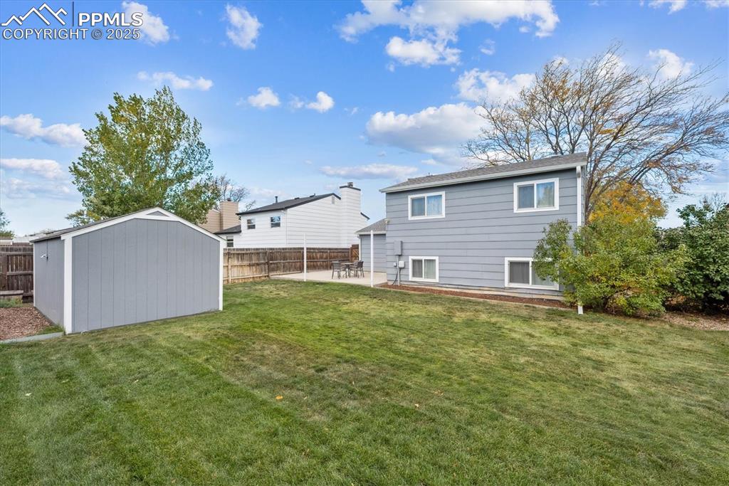 Image 22 of 29: Back of Structure