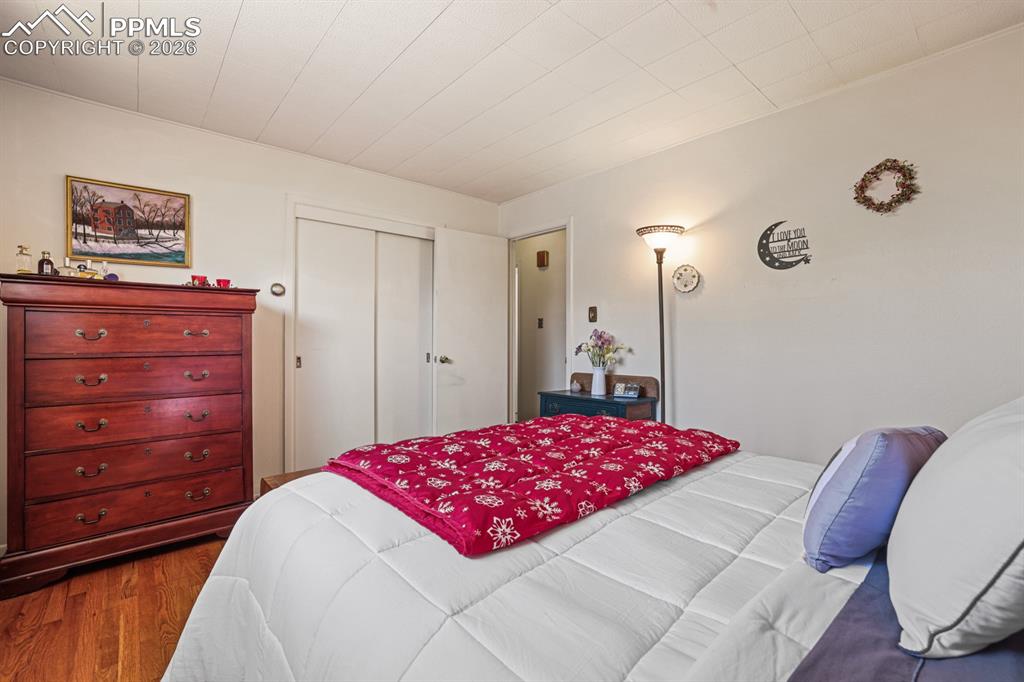 Image 18 of 27: Primary Bedroom.