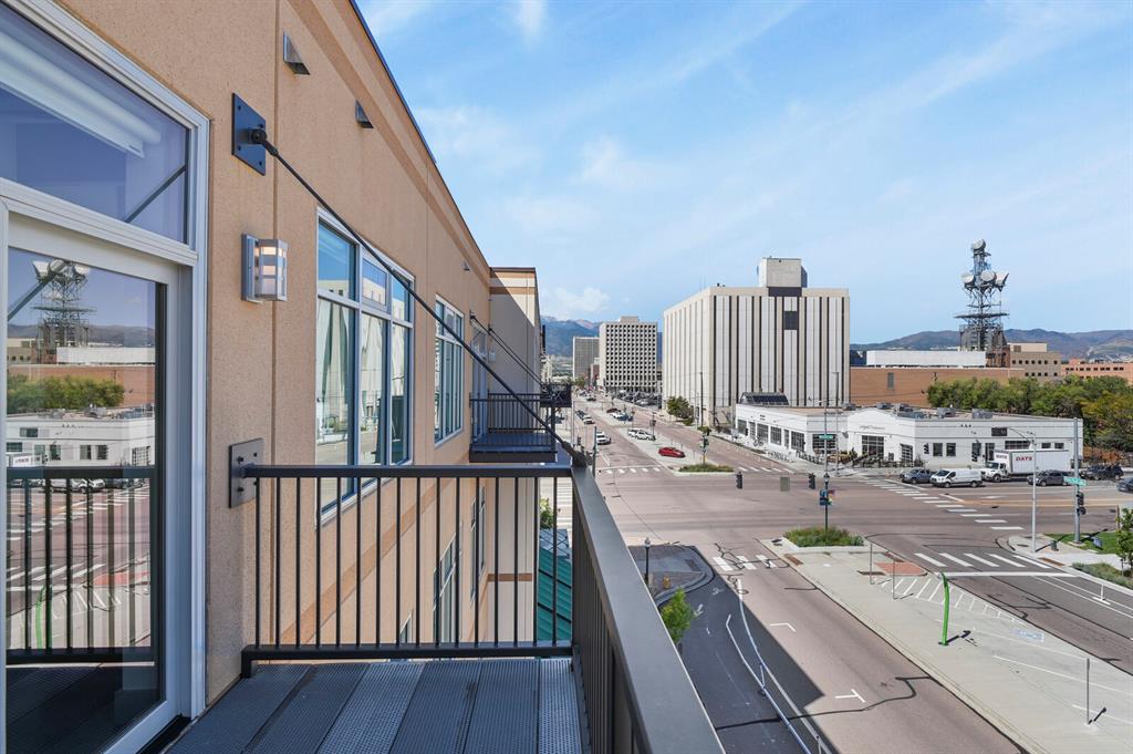 Image 11 of 22: Balcony