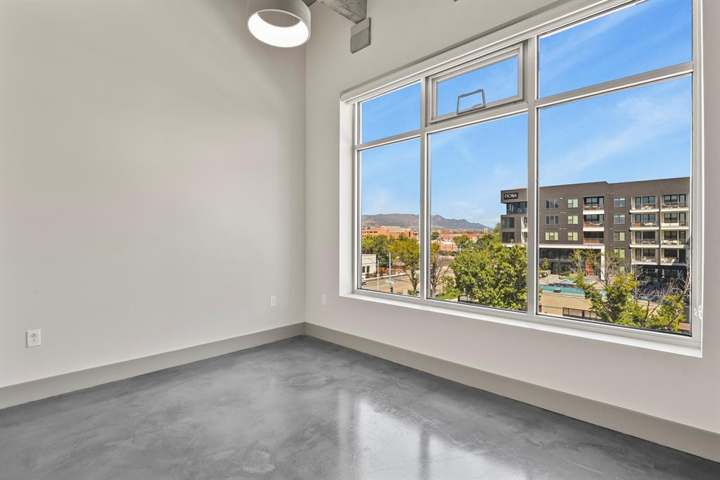 Image 13 of 22: Bedroom