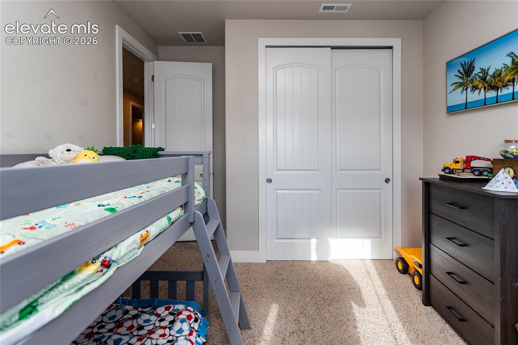 Image 15 of 45: Bedroom