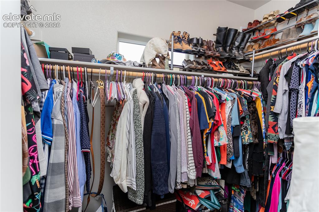 Image 22 of 45: Closet