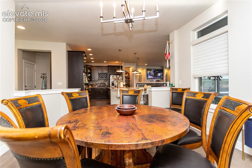 Image 6 of 45: Dining Area