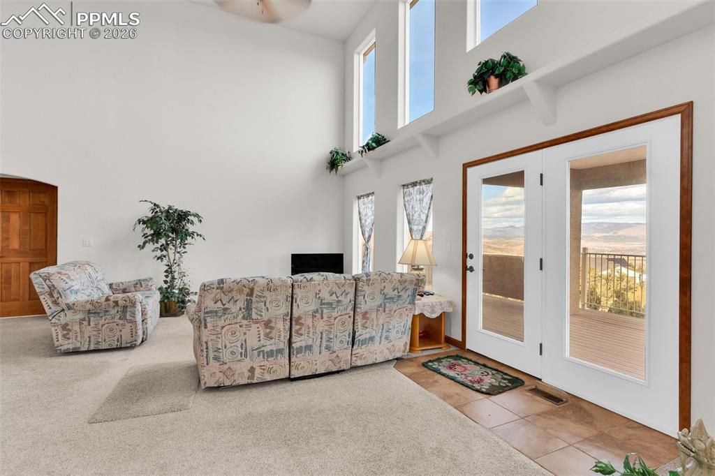 Image 10 of 50: Living Room