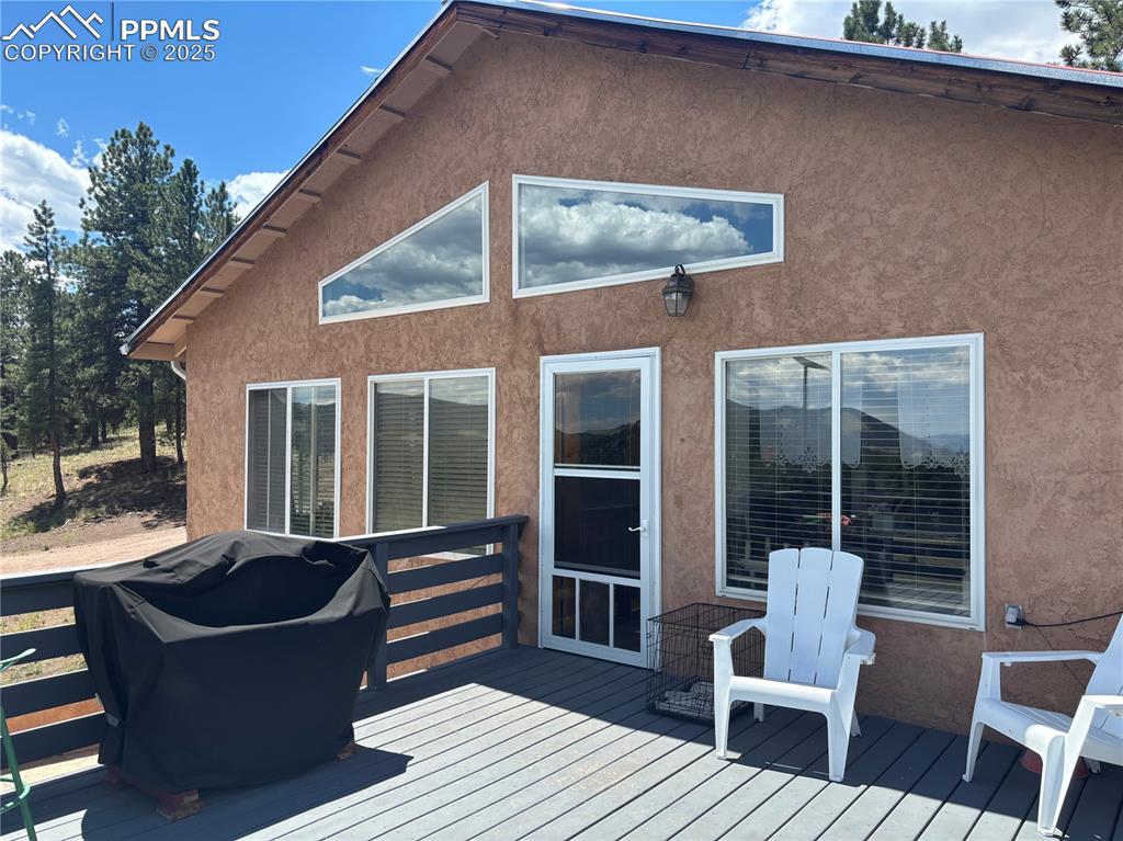 Image 9 of 25: Deck with grilling area