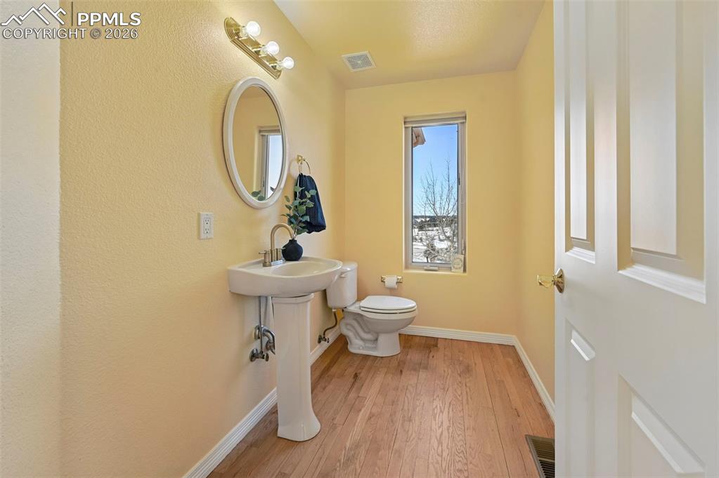 Image 27 of 41: Laundry