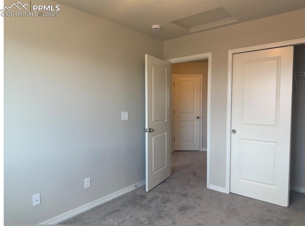 Image 7 of 13: Bedroom