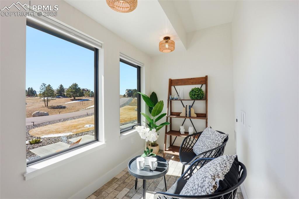 Image 16 of 50: Sitting Room