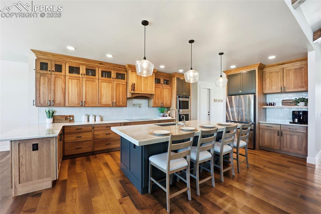 Image 8 of 50: Kitchen