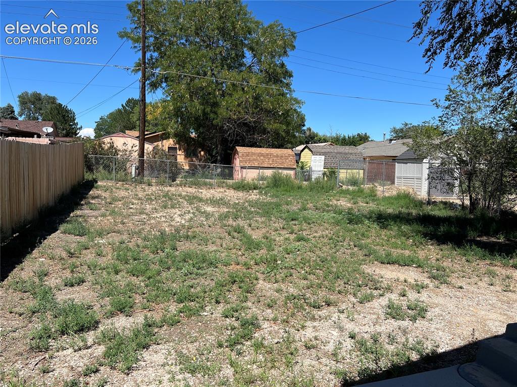 Image 23 of 23: Main House - Separately Fenced Yards