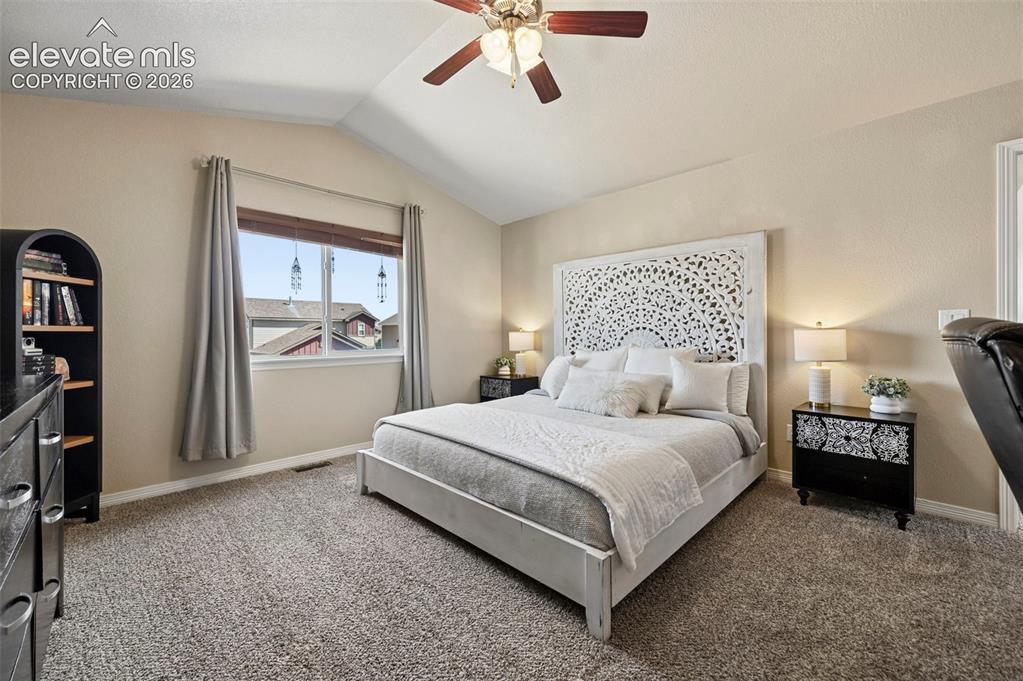 Image 17 of 43: Bedroom