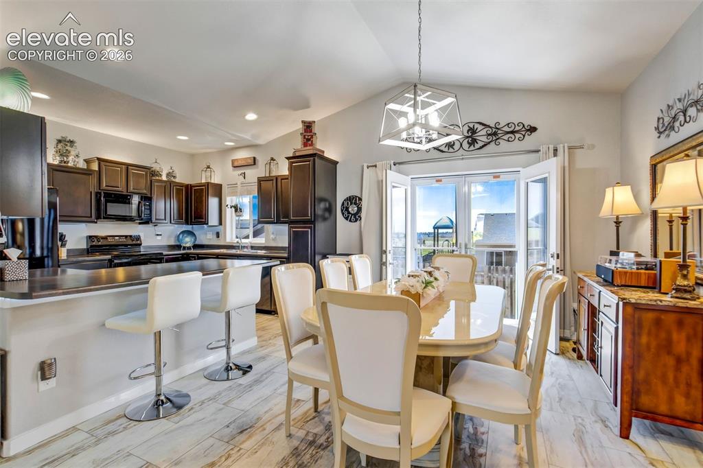 Image 11 of 43: Dining Area