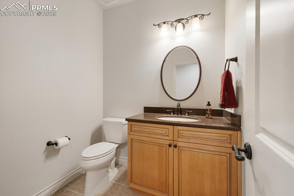 Image 33 of 50: Bathroom