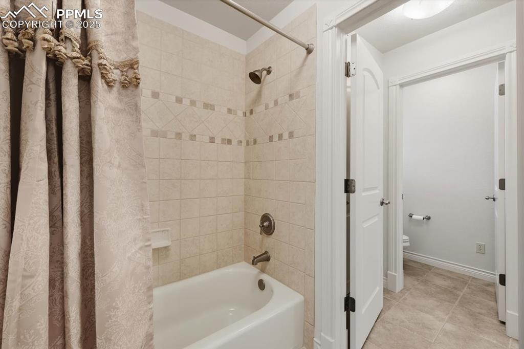 Image 36 of 50: Jack & Jill