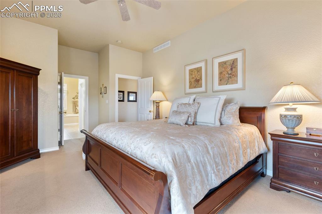 Image 18 of 50: Bedroom