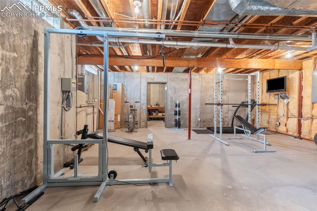 Image 27 of 50: Exercise Room