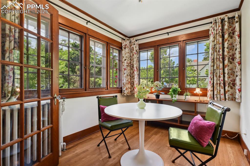 Image 11 of 49: Sun Room