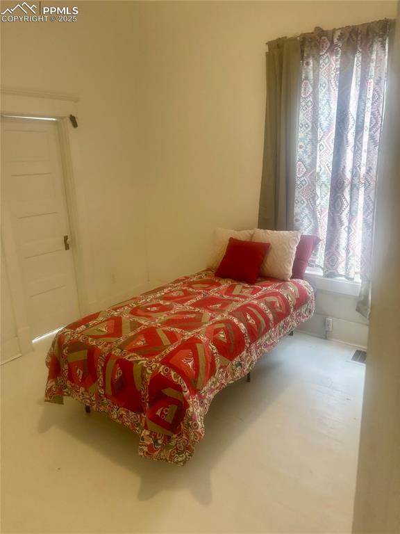 Image 13 of 22: Bedroom