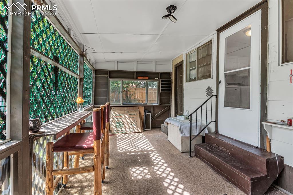 Image 18 of 22: Sun Room