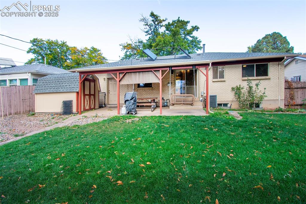 Image 26 of 31: Back of Structure