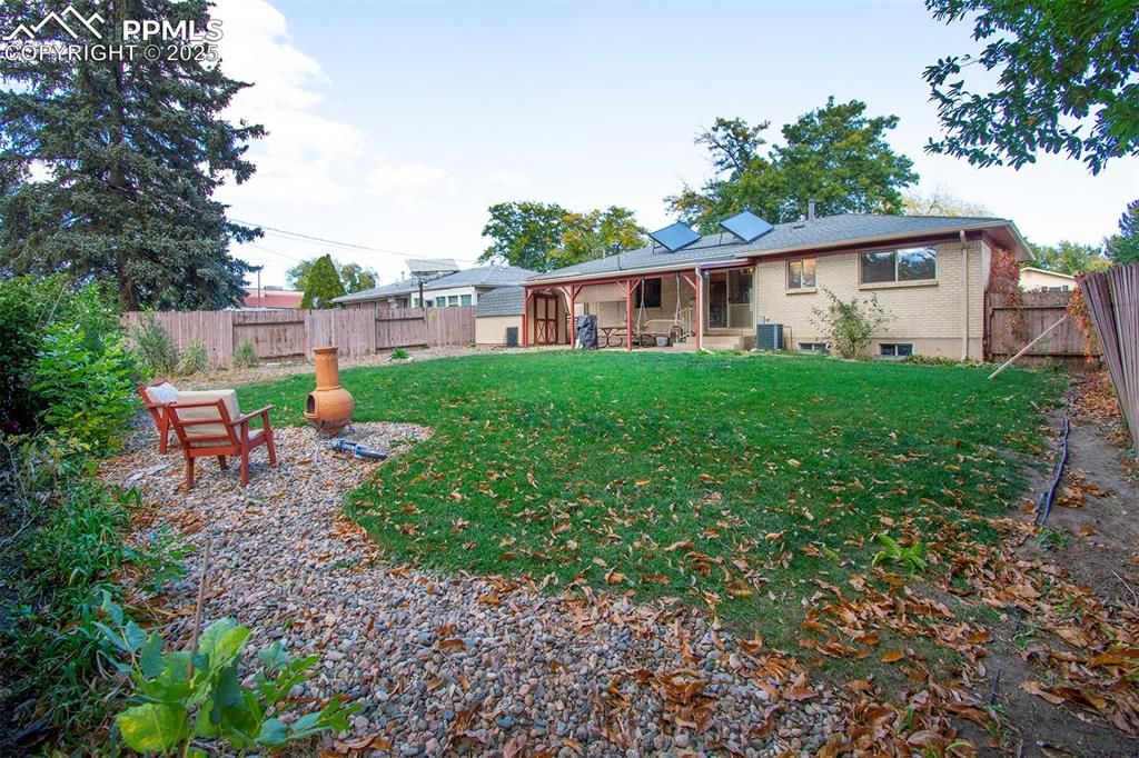 Image 27 of 31: Back of Structure