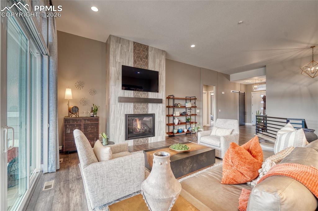 Image 11 of 50: Living Room