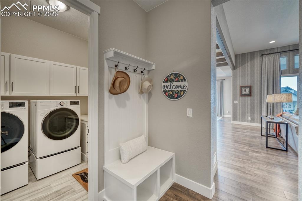 Image 24 of 50: Laundry