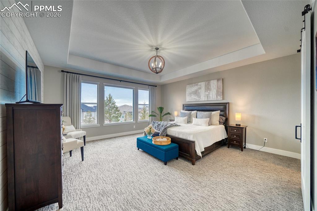 Image 27 of 50: Bedroom