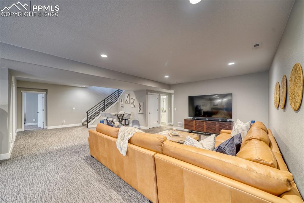 Image 37 of 50: Living Room