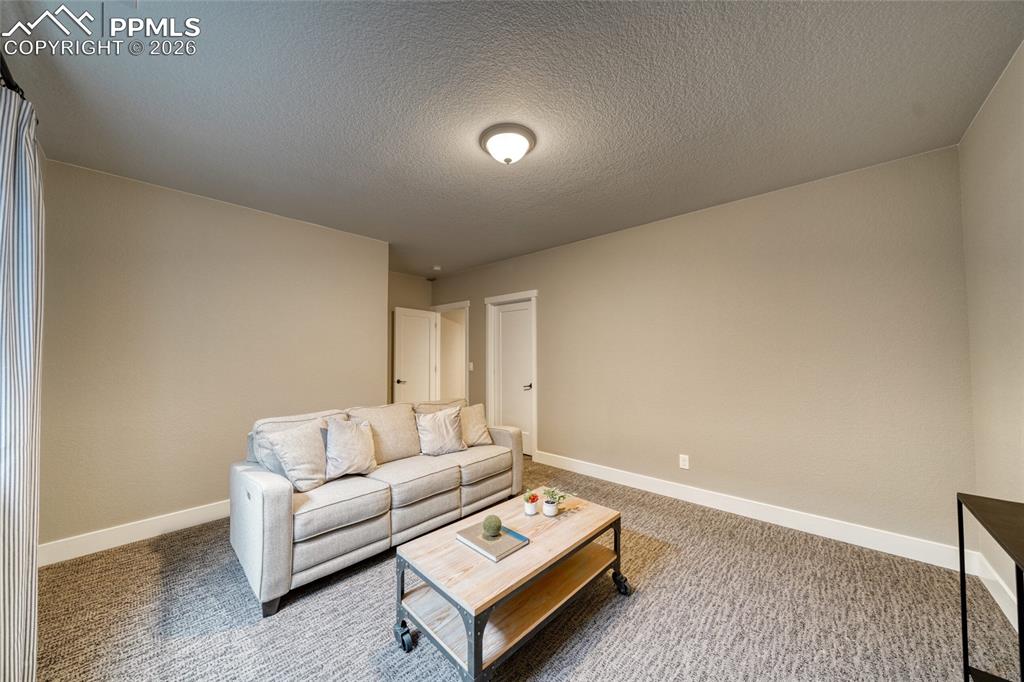 Image 41 of 50: Living Room