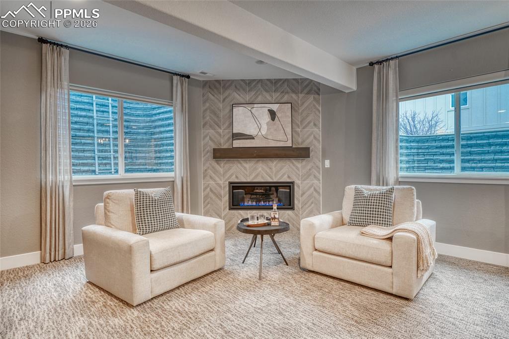 Image 42 of 50: Sitting Room