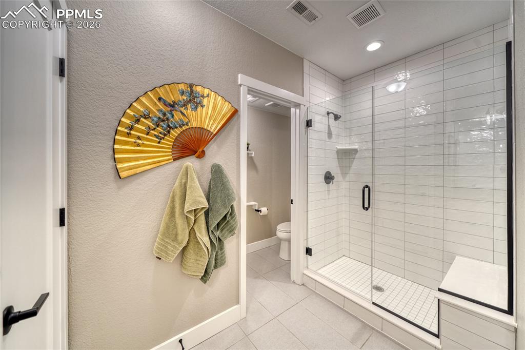 Image 45 of 50: Bathroom