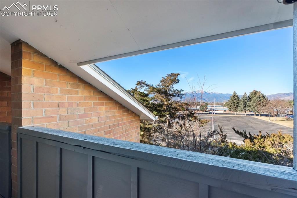 Image 25 of 27: Balcony