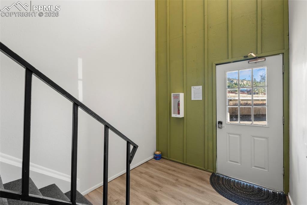 Image 4 of 27: Entry