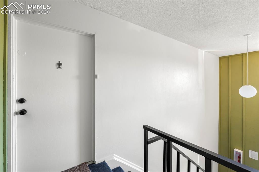 Image 5 of 27: Entry