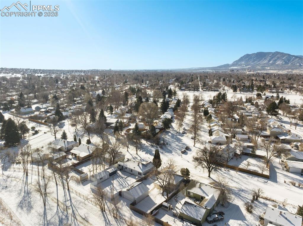 Image 28 of 31: Blocks to the Bonforte Park & tennis courts.