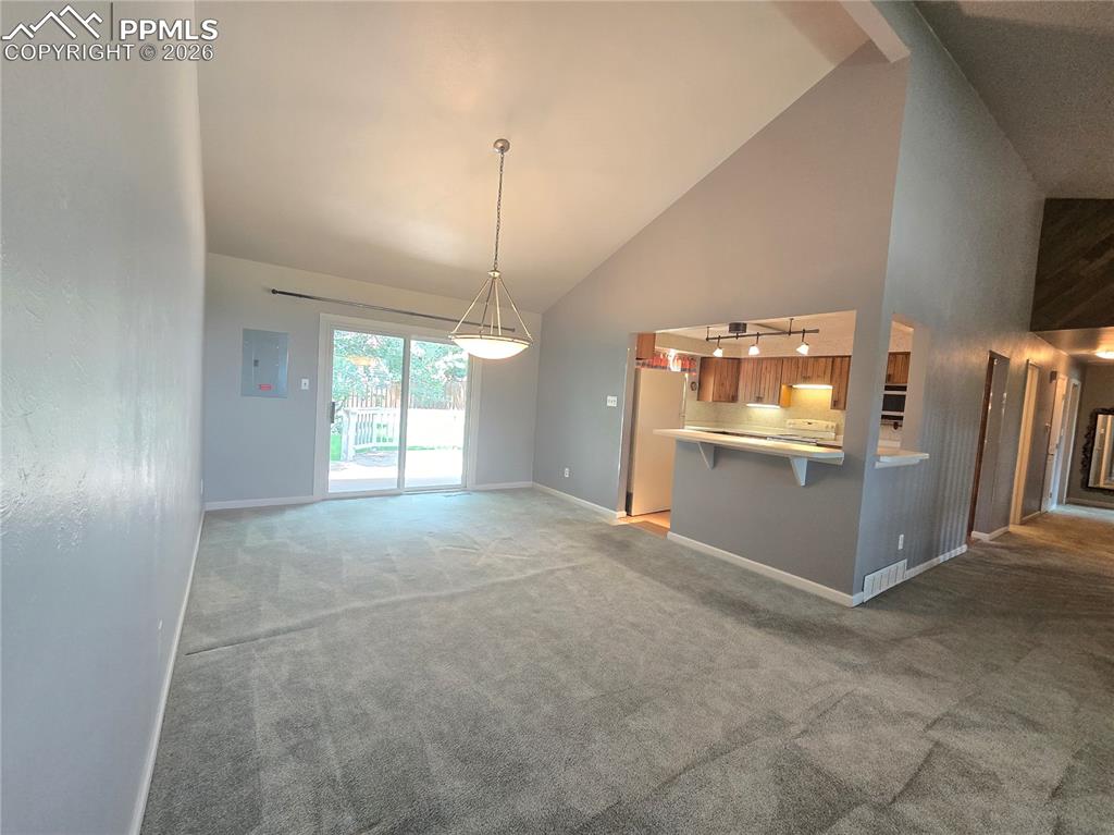 Image 11 of 22: Living Room