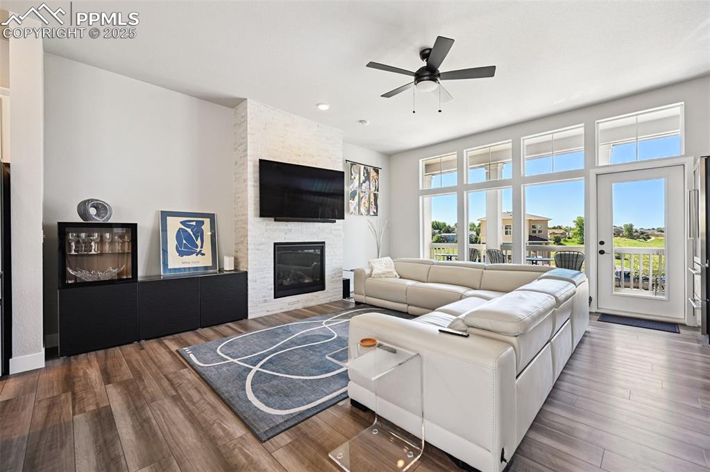 Image 11 of 38: Living Room