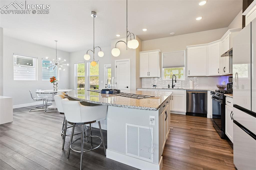 Image 5 of 38: Kitchen