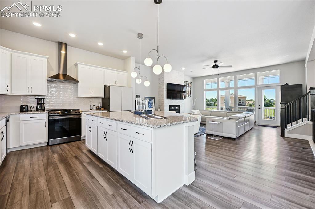 Image 8 of 38: Kitchen