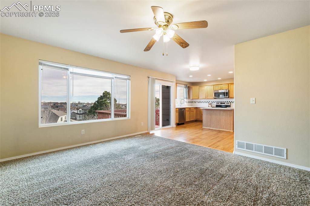 Image 20 of 50: Living Room