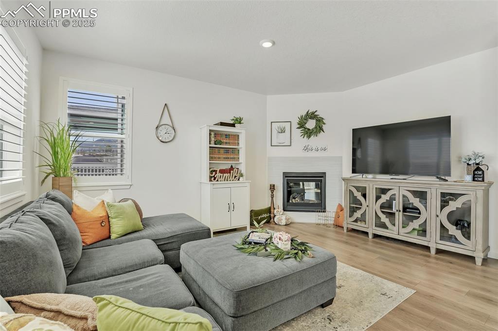 Image 12 of 45: Living Room