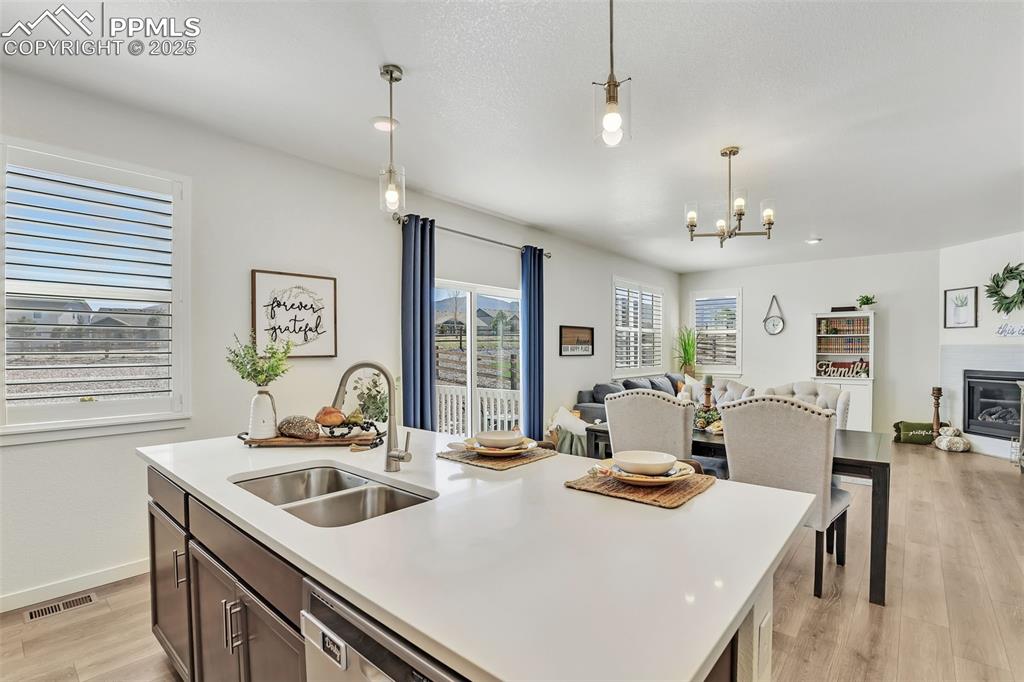 Image 9 of 45: Kitchen