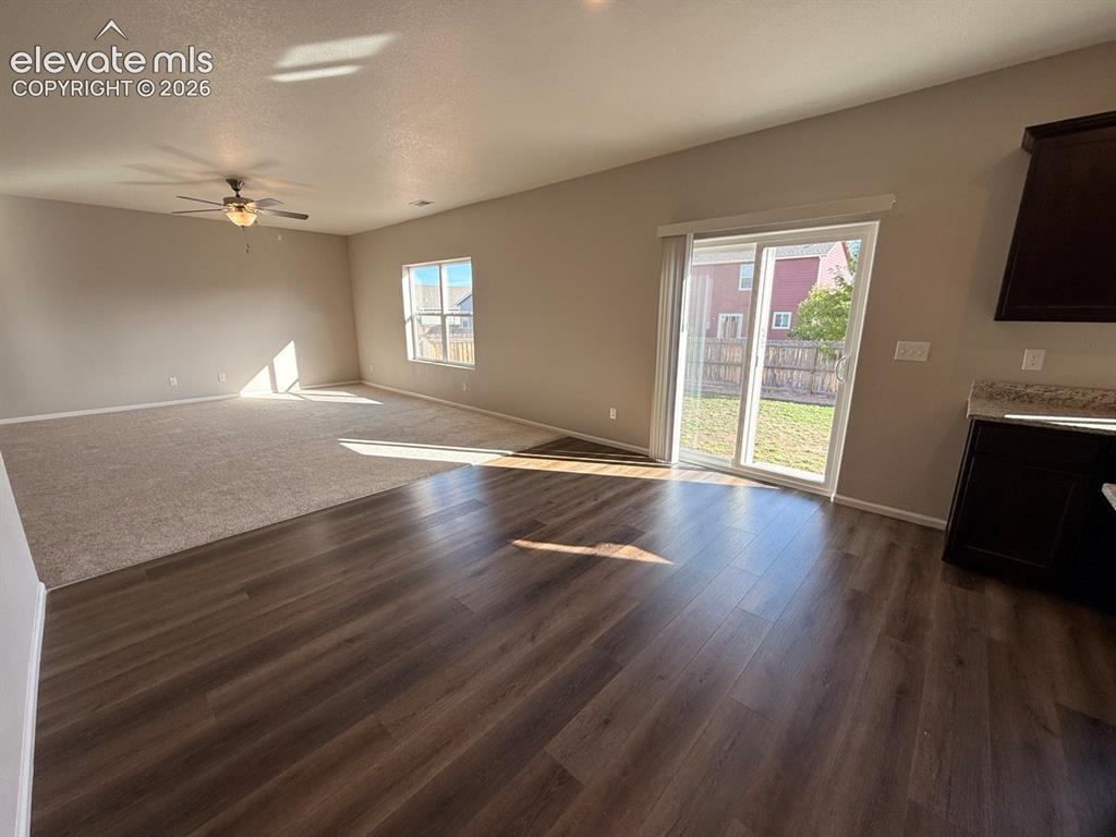 Image 17 of 49: Dining Area