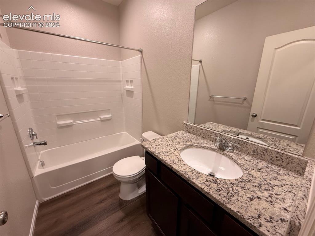 Image 7 of 49: Bathroom