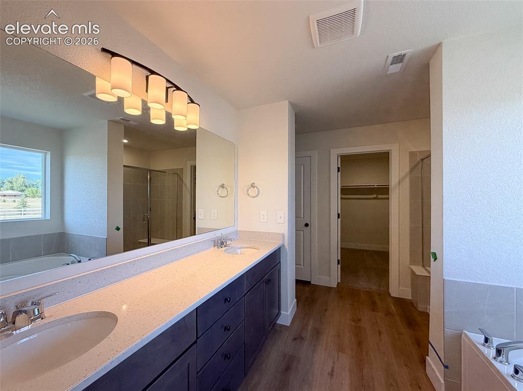Image 21 of 41: Master Bathroom