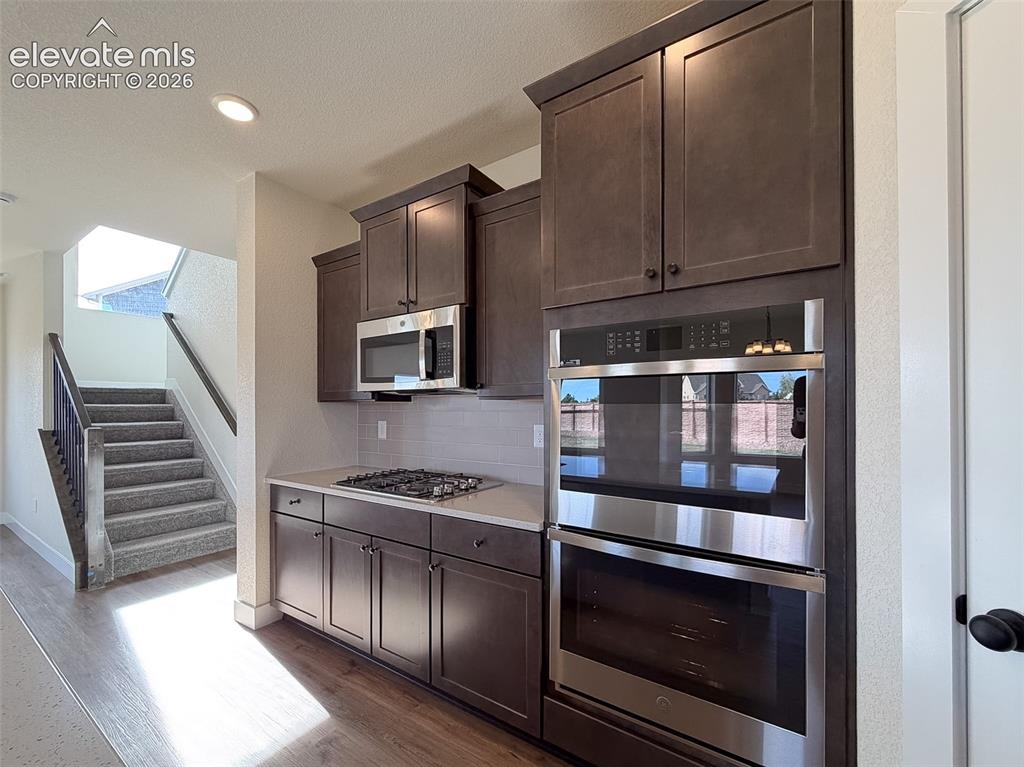 Image 6 of 41: Kitchen